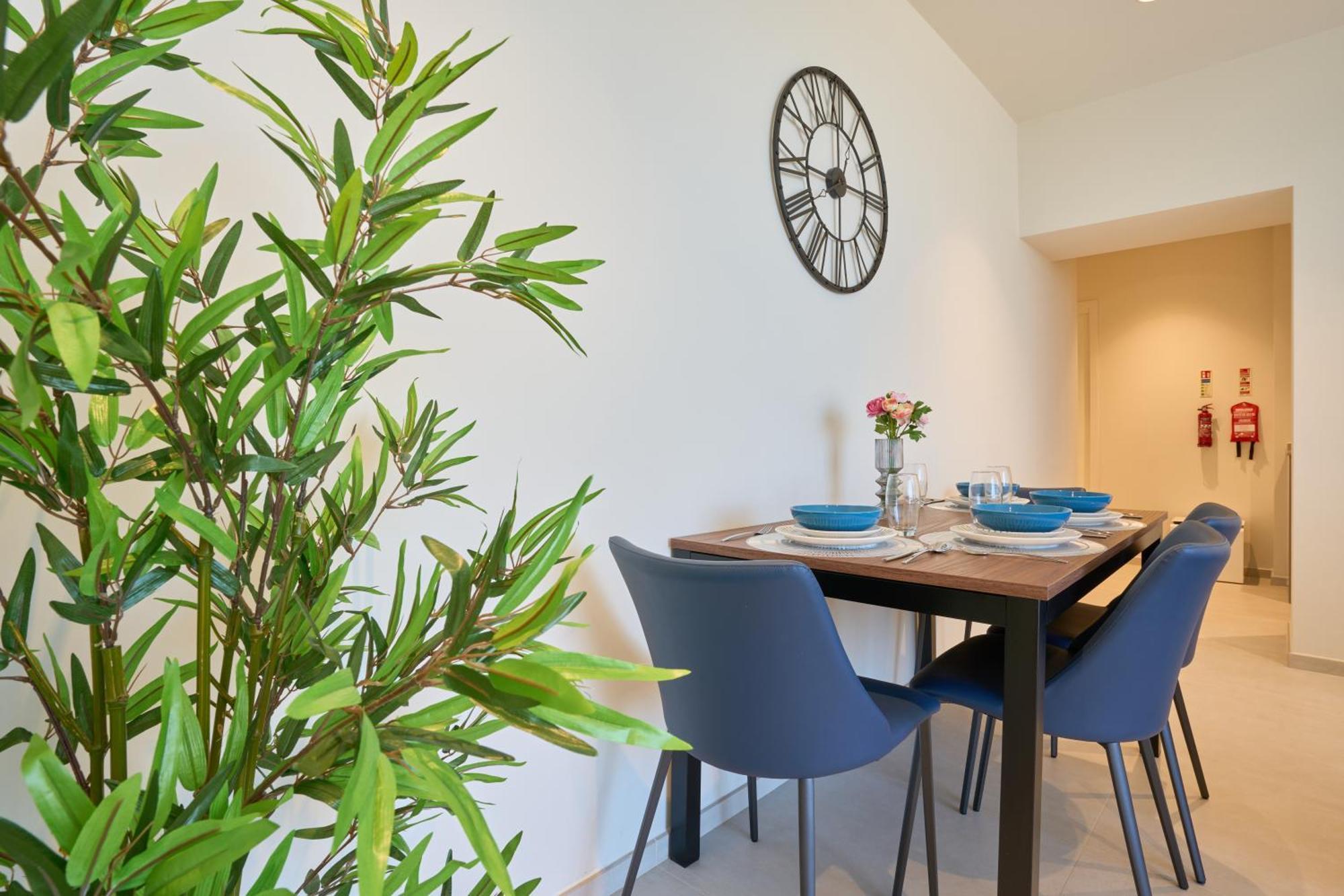Chic 16th-floor With Stunning Sea Views *