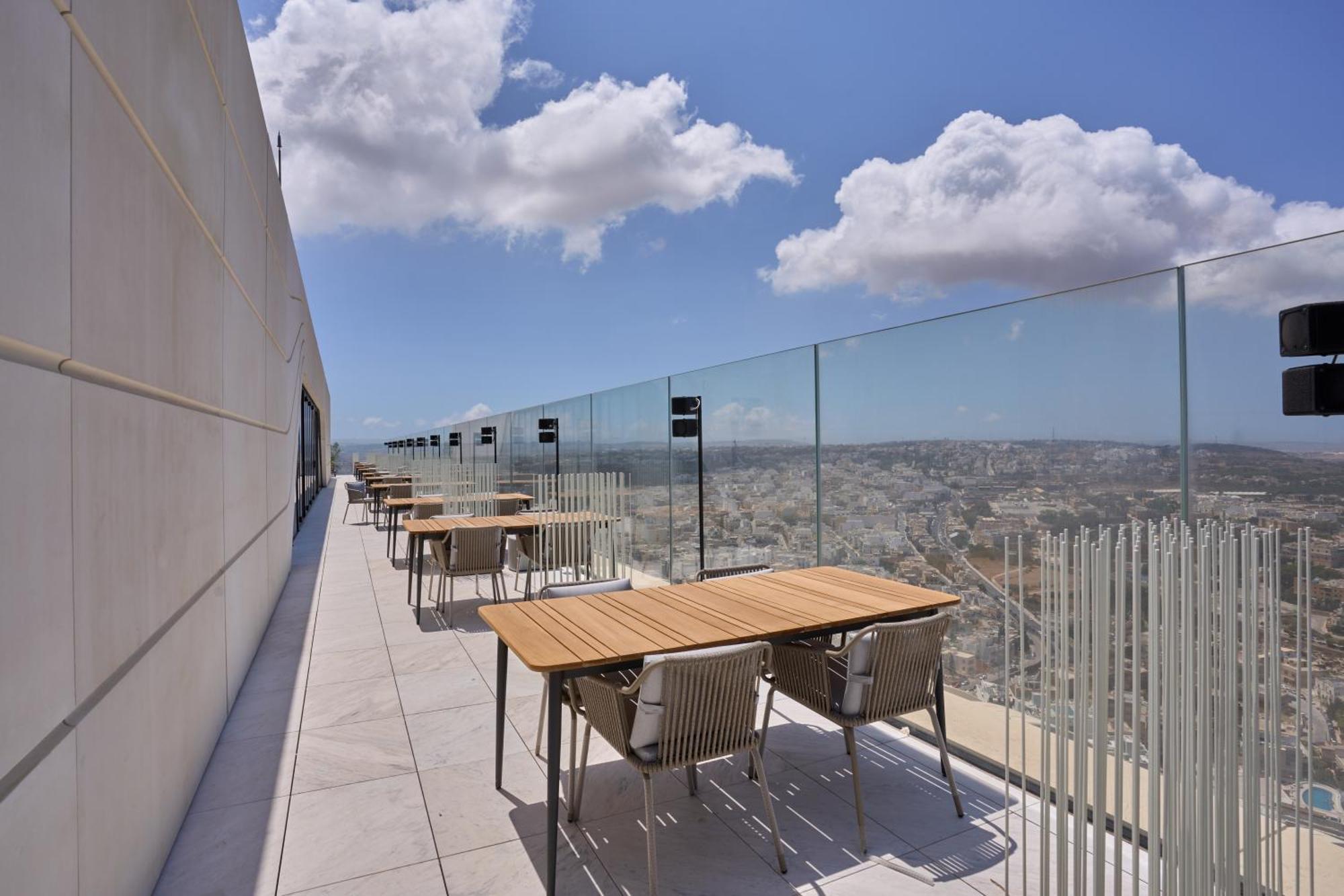 Chic 16th-floor With Stunning Sea Views Appartamento San Giuliano